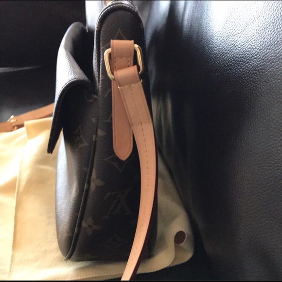 Louis Vuitton Mabillon Crossbody in Monogram Canvas - Picture 4 of 6